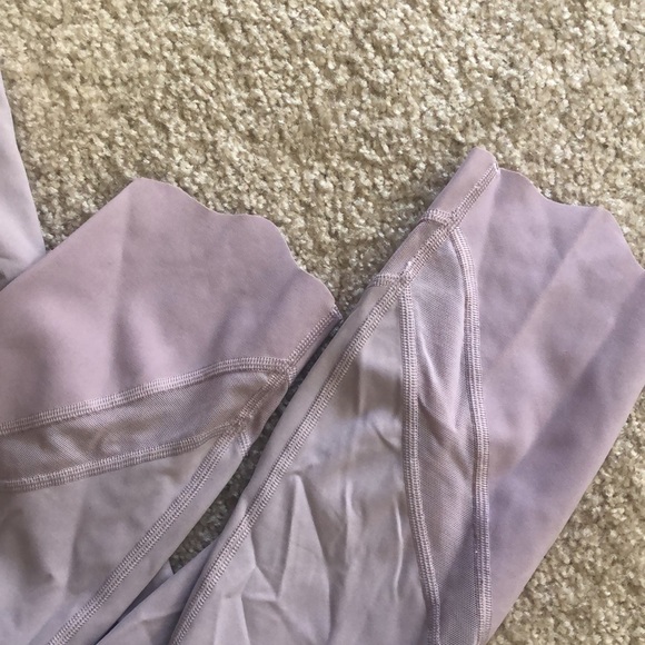 Size 8 LULULEMON w/ scalloped bottoms. - Picture 3 of 5